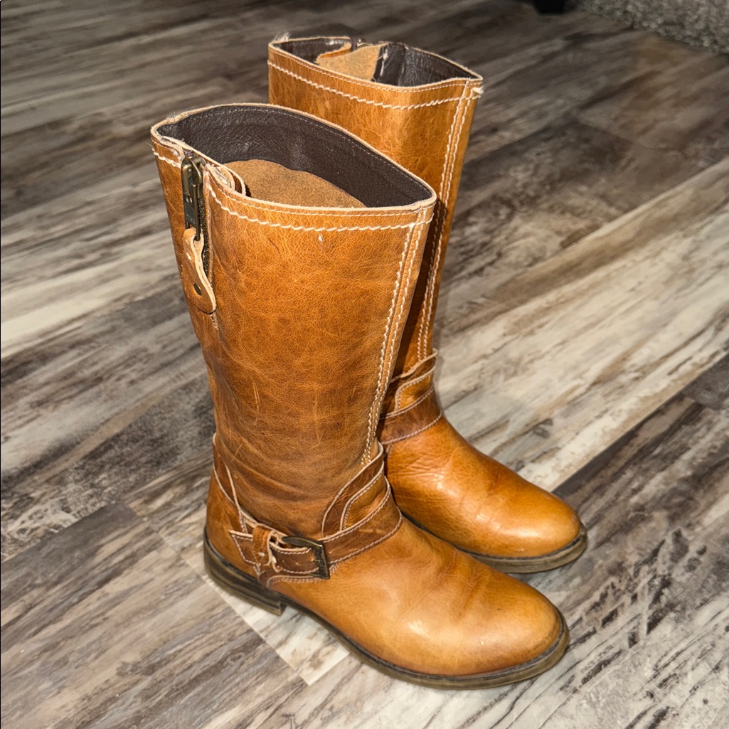 Bed Stu Women’s Riding Boots Golden Brown Leather Side Zips Buckle Harness 7.5-8